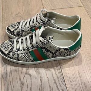 Gucci White Snake-Print Low Tops with Green Heel Panel